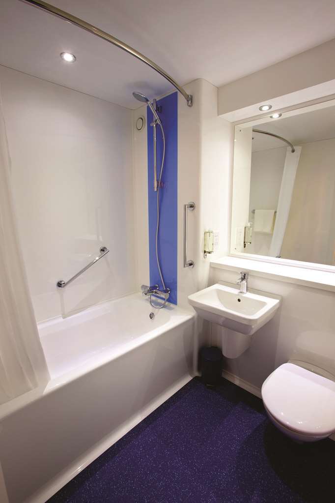 Travelodge Алфретон Номер фото